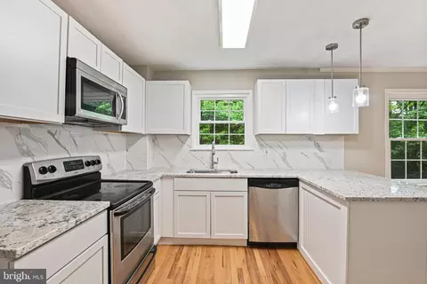 2249 Gunsmith Sq, Reston, VA 20191 photo 17