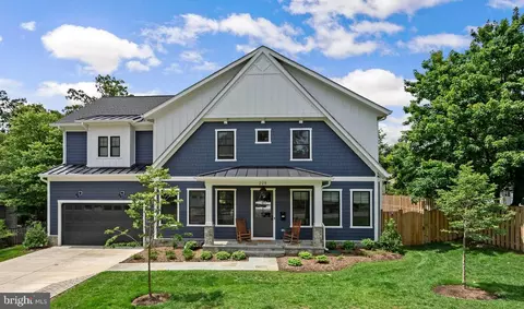 228 Manvell Rd SE, Vienna, VA 22180