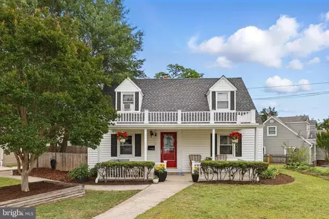 6111 Bangor Dr, Alexandria, VA 22303