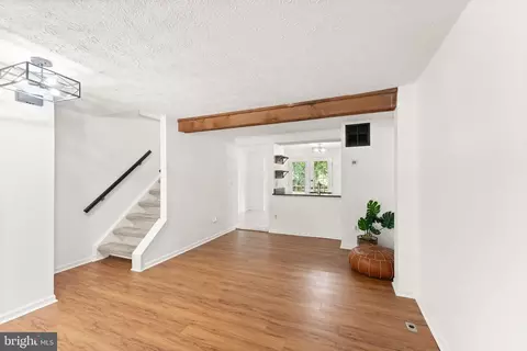 1941 Sagewood Ln, Reston, VA 20191 photo 5