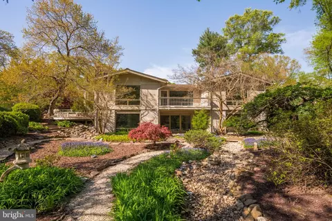 3019 Cunningham Dr, Alexandria, VA 22309