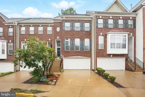 6454 Waterfield Rd, Alexandria, VA 22315