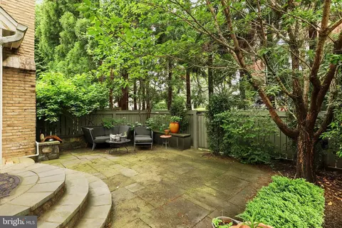 Exterior - 1564 Mclean Commons Ct, Mclean, VA 22101 photo 5 of 5