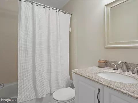 Bath - 1564 Mclean Commons Ct, Mclean, VA 22101 photo 1 of 5