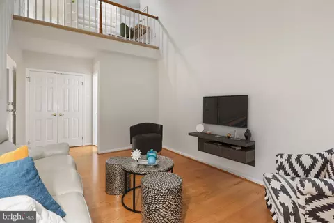 Living - 1564 Mclean Commons Ct, Mclean, VA 22101 photo 6 of 9