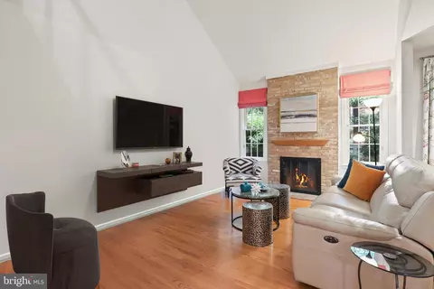 Living - 1564 Mclean Commons Ct, Mclean, VA 22101 photo 5 of 9