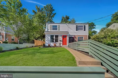 2313 Glendale Ter, Alexandria, VA 22303