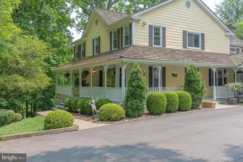 Exterior - 9020 Old Dominion Dr, Mclean, VA 22102 photo 6 of 19