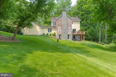 Exterior - 9020 Old Dominion Dr, Mclean, VA 22102 photo 14 of 19