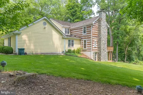 Exterior - 9020 Old Dominion Dr, Mclean, VA 22102 photo 7 of 19
