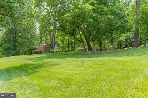 Exterior - 9020 Old Dominion Dr, Mclean, VA 22102 photo 17 of 19