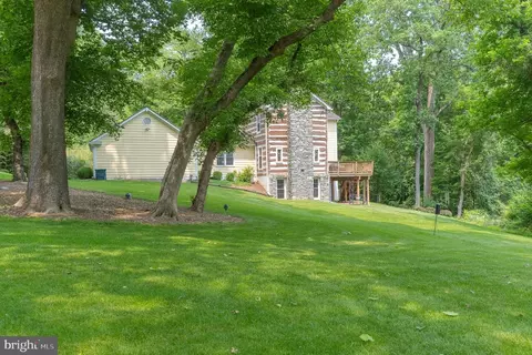 Exterior - 9020 Old Dominion Dr, Mclean, VA 22102 photo 13 of 19