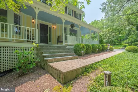 Exterior - 9020 Old Dominion Dr, Mclean, VA 22102 photo 2 of 19
