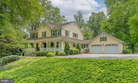 Exterior - 9020 Old Dominion Dr, Mclean, VA 22102 photo 19 of 19