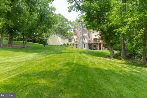 Exterior - 9020 Old Dominion Dr, Mclean, VA 22102 photo 15 of 19