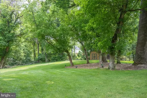 Exterior - 9020 Old Dominion Dr, Mclean, VA 22102 photo 12 of 19