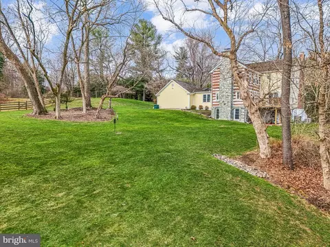 Exterior - 9020 Old Dominion Dr, Mclean, VA 22102 photo 11 of 19