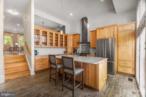 6249 Auburn Leaf Ln, Alexandria, VA 22312