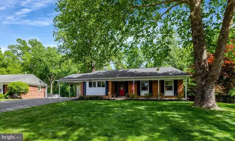 7631 Kingsbury Rd, Alexandria, VA 22315