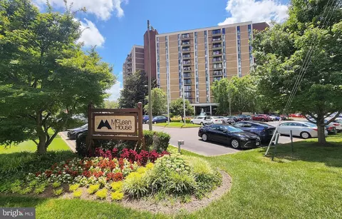 6800 Fleetwood Rd #701, Mclean, VA 22101