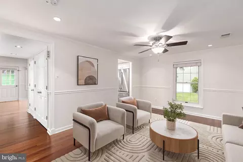 1621 Poplar Grove Dr, Reston, VA 20194 photo 2