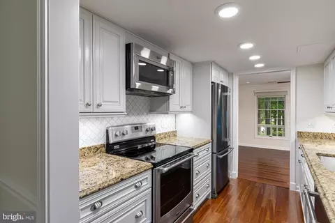1621 Poplar Grove Dr, Reston, VA 20194 photo 7