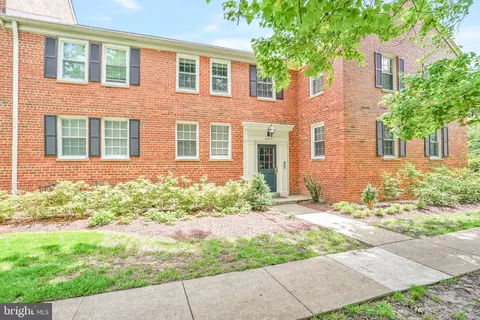 6517 Potomac Ave #A2, Alexandria, VA 22307