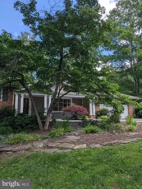 Exterior - 7506 Box Elder Ct, Mclean, VA 22102 photo 6 of 30