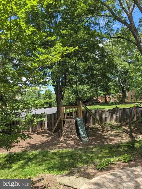 Exterior - 7506 Box Elder Ct, Mclean, VA 22102 photo 29 of 30
