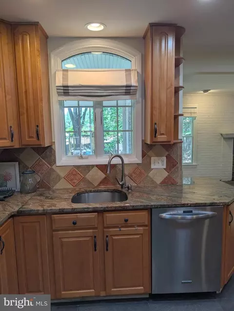 Kitchen - 7506 Box Elder Ct, Mclean, VA 22102 photo 3 of 6