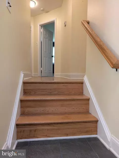 Entry Way - 7506 Box Elder Ct, Mclean, VA 22102 photo 3 of 8