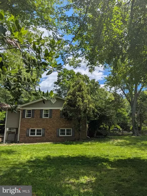 Exterior - 7506 Box Elder Ct, Mclean, VA 22102 photo 10 of 30