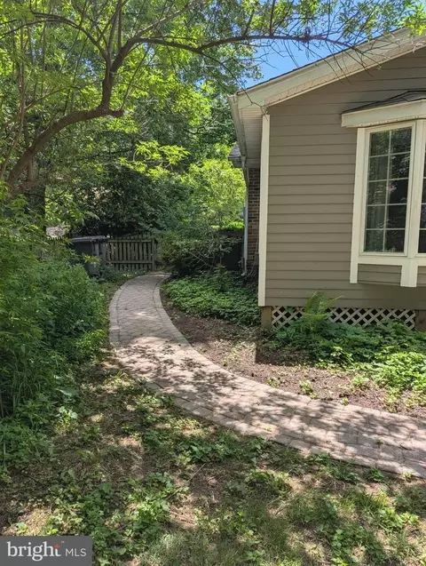 Exterior - 7506 Box Elder Ct, Mclean, VA 22102 photo 18 of 30