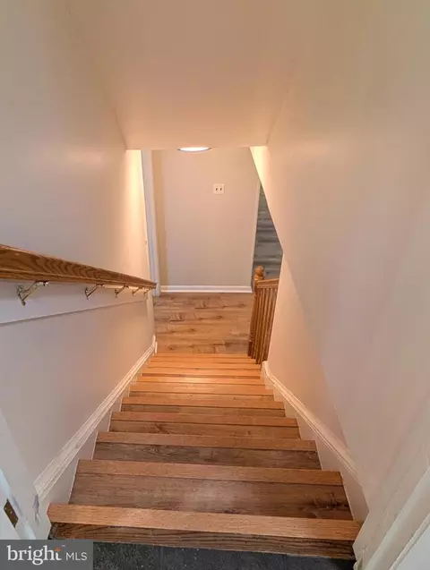 Entry Way - 7506 Box Elder Ct, Mclean, VA 22102 photo 7 of 8