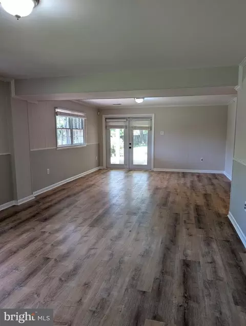 Living - 7506 Box Elder Ct, Mclean, VA 22102 photo 7 of 7