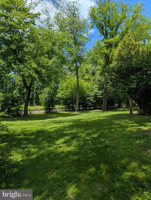 Exterior - 7506 Box Elder Ct, Mclean, VA 22102 photo 7 of 30