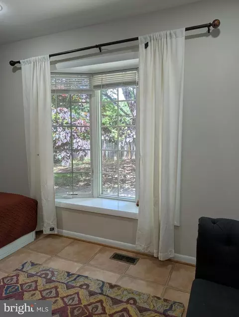 Bedroom - 7506 Box Elder Ct, Mclean, VA 22102 photo 6 of 8