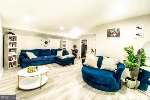 4548 Conwell Dr, Annandale, VA 22003