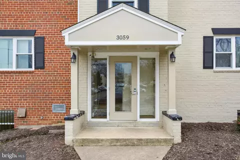 3059 Patrick Henry Dr #201, Falls Church, VA 22044