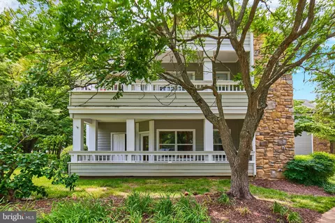 13060 Autumn Woods Way #101, Fairfax, VA 22033