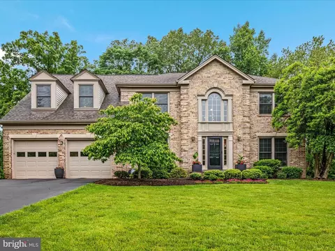 12015 Meadowville Ct, Herndon, VA 20170