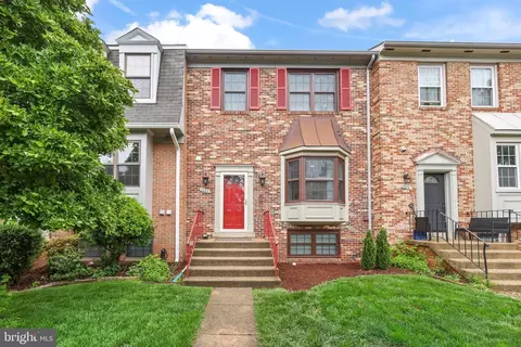 3950 Tallow Tree Pl, Fairfax, VA 22033