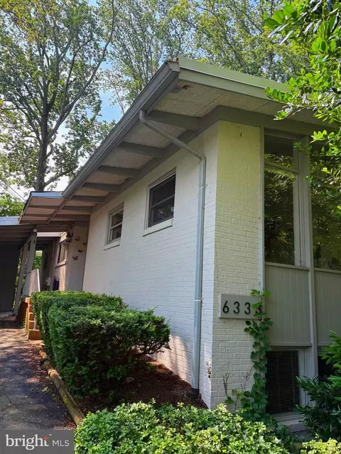 6333 Lakeview Dr, Falls Church, VA 22041