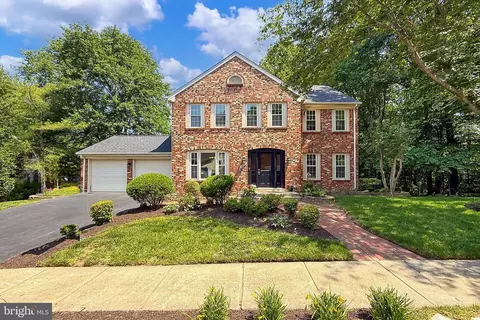 9200 Dorothy Ln, Springfield, VA 22153