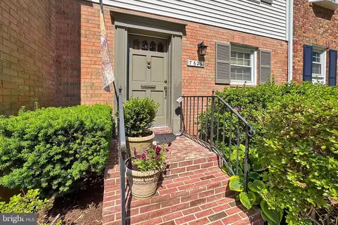7629 Tiverton Dr, Springfield, VA 22152 photo 3