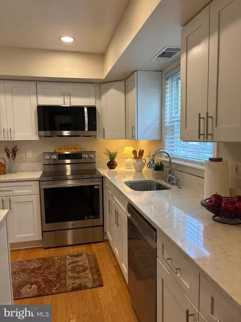 7629 Tiverton Dr, Springfield, VA 22152 photo 5