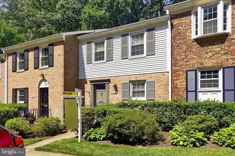 7629 Tiverton Dr, Springfield, VA 22152 photo 2