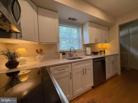 7629 Tiverton Dr, Springfield, VA 22152 photo 9