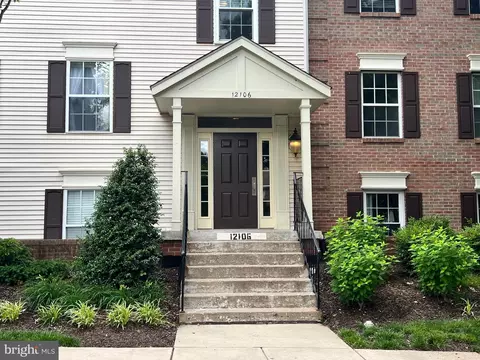 12106 Greenway Ct #302, Fairfax, VA 22033