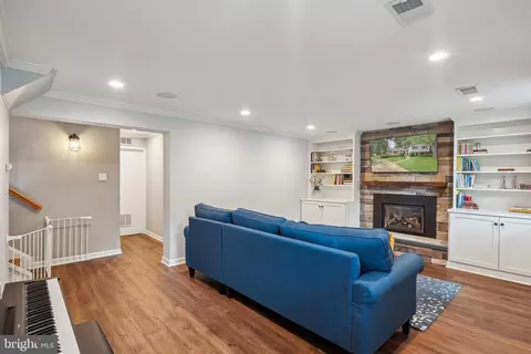 Entry Way - 6204 Bardu Ave, Springfield, VA 22152 photo 2 of 2